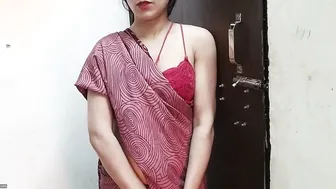 Tricking Aunty With Delivery Excuse Then Banging Her On The Bed