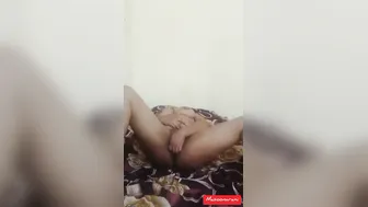 Frustrated Aunty Fingering Pussy With Cucumber Screaming Loud