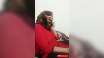 Frustrated Aunty Fingering Pussy With Cucumber Screaming Loud