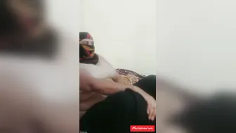 Frustrated Aunty Fingering Pussy With Cucumber Screaming Loud