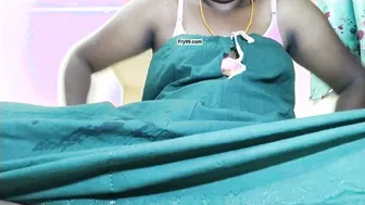 Desi Aunty Spreading Icecream On Her Tits Before Getting Licked