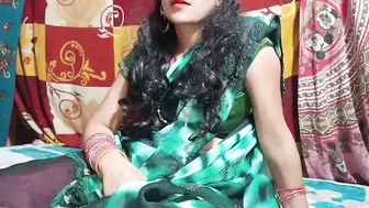 Mature Aunty In Green Saree Bent Over Taking It Rough And Deep