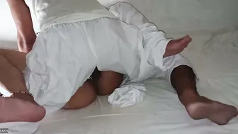 Busty Desi Aunty Exposing Her Massive Natural Boobs On Camera