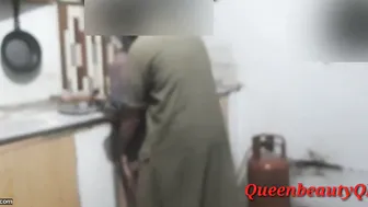 Fucking Curvy Desi Aunty Hard In The Kitchen While She Makes Roti