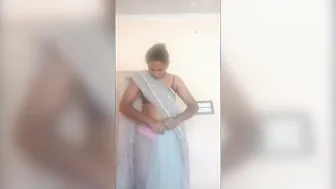 Mature Aunty Changing Clothes Caught Showing Her Thick Curves