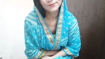 Locking The Door And Not Letting Horny Married Aunty Leave My Place