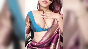 Horny Aunty Removing Her Blouse Slowly Seducing Me On Camera