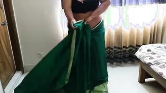 Neighbor Fucking Hot Aunty In Saree Getting Her Off Completely