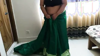 Neighbor Fucking Hot Aunty In Saree Getting Her Off Completely