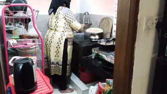 Neighbor Catching Aunty Cooking Then Fucking Her In The Kitchen