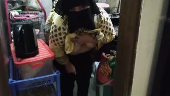 Neighbor Catching Aunty Cooking Then Fucking Her In The Kitchen
