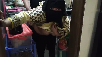 Neighbor Catching Aunty Cooking Then Fucking Her In The Kitchen