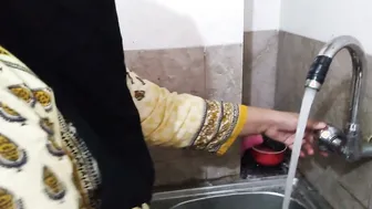 Neighbor Catching Aunty Cooking Then Fucking Her In The Kitchen