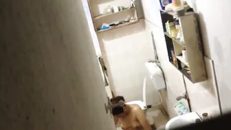 Catching My Curvy Aunty Bathing Through Hidden Camera Footage