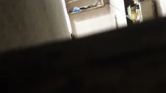 Catching My Curvy Aunty Bathing Through Hidden Camera Footage