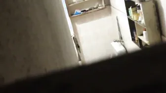 Catching My Curvy Aunty Bathing Through Hidden Camera Footage