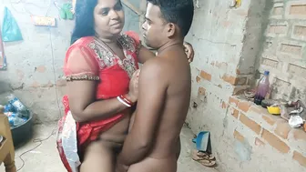 Young Guy Stripping Aunty And Pounding Her Tight Pussy Rough