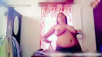 Chubby Village Aunty Exposing Her Huge Soft Boobs Completely