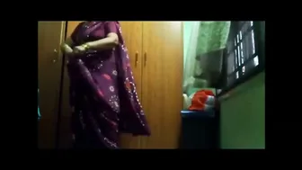 Telugu Mature Aunty Getting Dressed After Taking Hot Shower