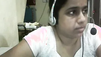 Local Aunty Earning Cash By Showing Off On Cam For Her Lover