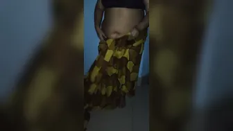 Married Aunty Undressing Her Saree Blouse Revealing Her Body