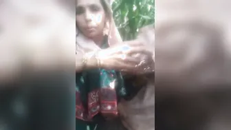 Village Married Woman Outdoor Fucking With Her Neighbor Secretly