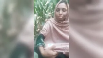 Village Married Woman Outdoor Fucking With Her Neighbor Secretly