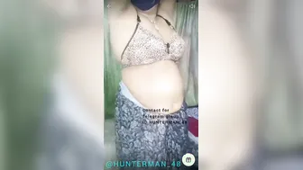 Chubby South Indian Aunty Showing Her Curves Live On Video Call