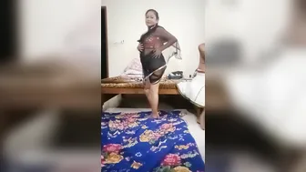 Smoking Aunty Getting Drunk And Wild With Her Man At Night