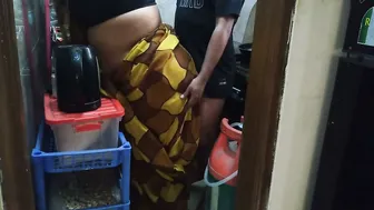 Fucking Married Aunty In The Kitchen While She Cooks For Him