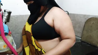 Fucking Married Aunty In The Kitchen While She Cooks For Him