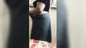 Busty Neighbor Aunty Dropping Her Saree Revealing Everything