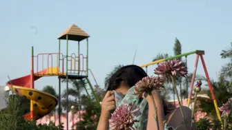 Horny Aunty Showing Off Her Wet Cleavage Navel And Bare Back