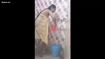 Catching My Mature Aunty Naked And Dripping Wet In Bathroom
