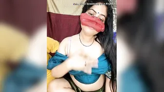 Making Out With Aunty And Squeezing Her Soft Tits Passionately