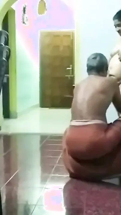 Mallu Aunty Getting Oil Massage Turning Into Fucking Session