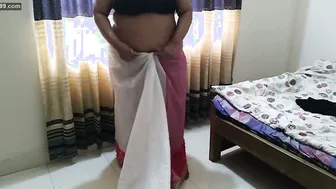 Neighbor Boy Catching Aunty Changing Saree And Fucking Her Wet