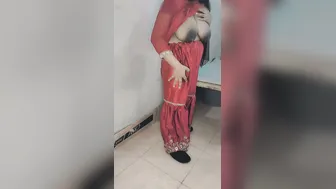 Busty Milf Aunty Showing Off Her Big Natural Boobs At Home Alone