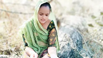 Village Aunty Getting Pounded By Younger Guy Deep In The Jungle