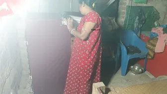Bengali Aunty Exposing Her Bare Body Enjoying Herself Privately