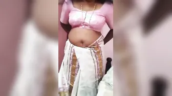 Hot Tamil Aunty Getting Completely Naked Removing All Her Clothes