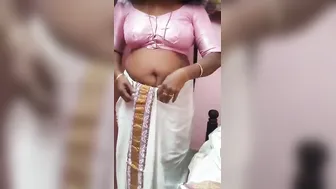 Hot Tamil Aunty Getting Completely Naked Removing All Her Clothes