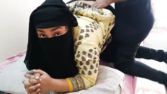 Desi Married Aunty Inviting Her Ex Over When Home Alone For Sex