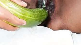 Horny Desi Aunty Stuffing Thick Cucumber Deep Inside Herself
