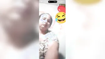 Married Aunty Showing Her Wet Pussy On Video Call For Stranger