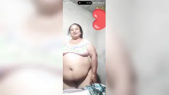 Married Aunty Showing Her Wet Pussy On Video Call For Stranger