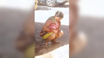 Married Aunty Caught Pissing Behind Bus In Hidden Camera Footage