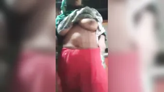 Unsatisfied Aunty Exposing Her Big Tits And Hungry Wet Pussy