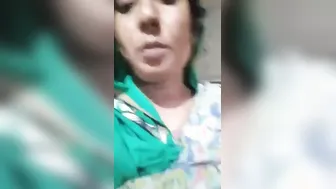 Unsatisfied Aunty Exposing Her Big Tits And Hungry Wet Pussy