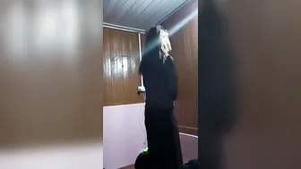 Big Breasted Aunty Going Topless Showing Everything She Has